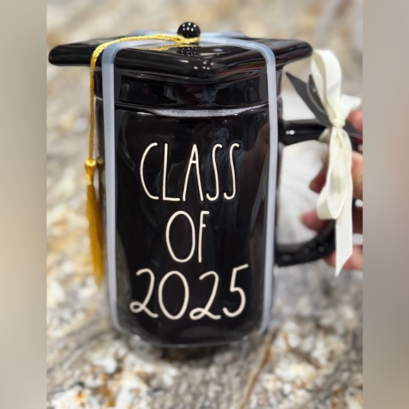 Rae Dunn CLASS OF 2025 Tassel Black Mug - Picture 1 of 5
